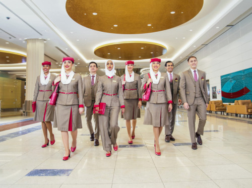 emirates lusso nuova uniforme